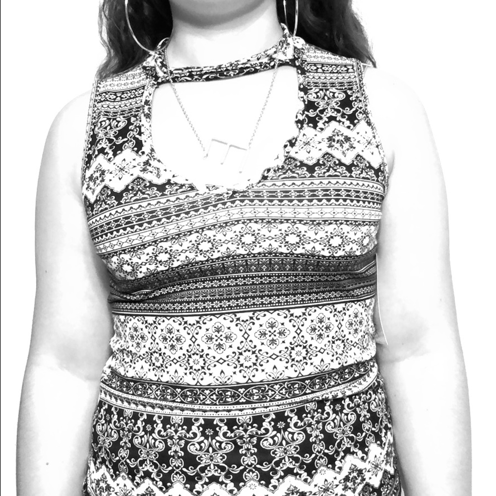 Classy and casual sleeveless shirt